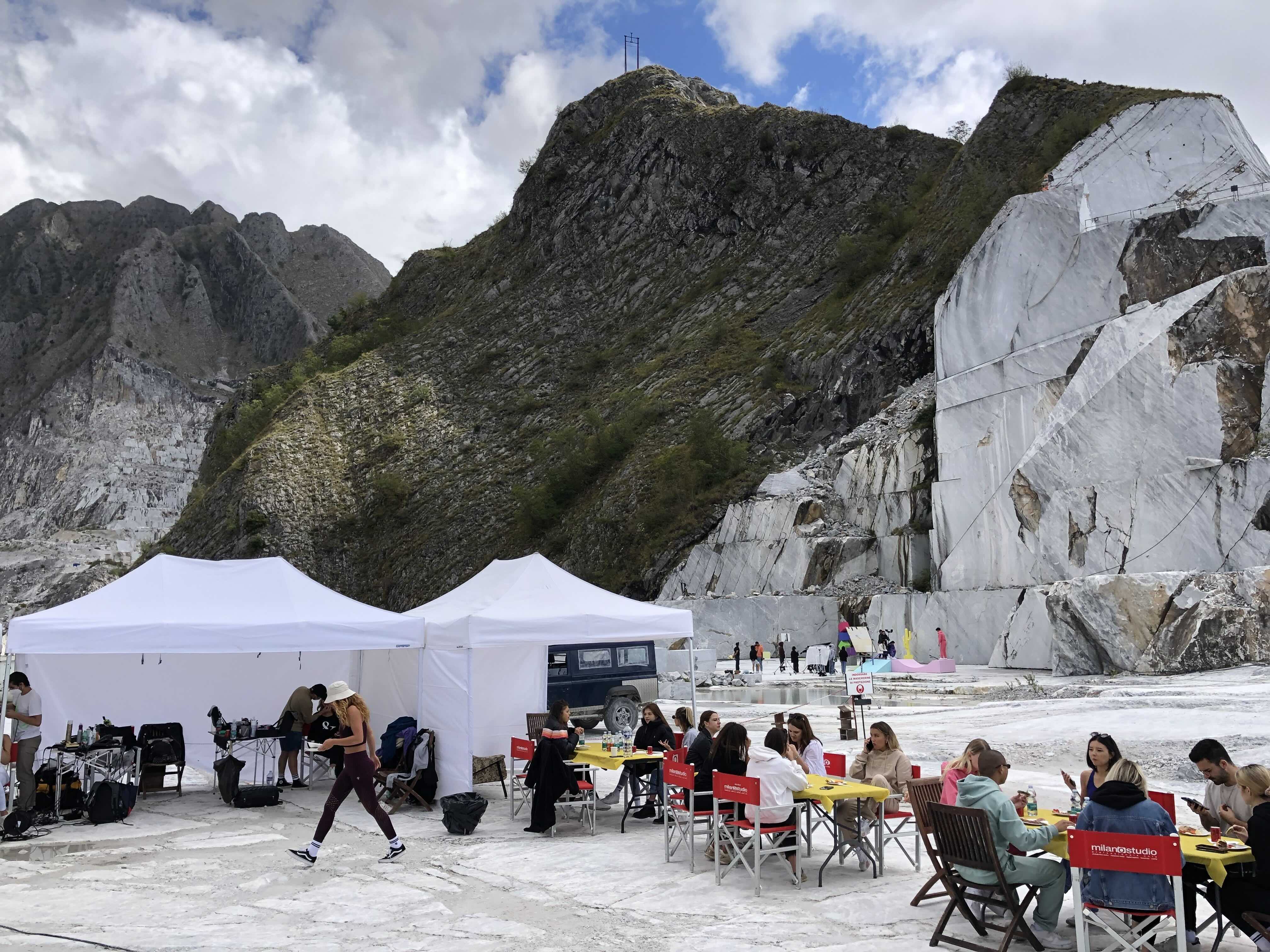 이탈리아 토스카나 카라라 대리석 채석장에서의 사진 프로덕션 - Courage Production