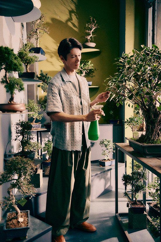 Local storefronts and florist shops managed as urban locations for video and photo shoots in Italy