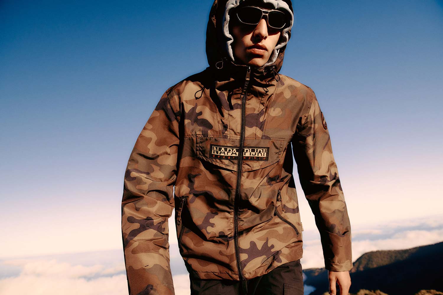 High-performance outerwear captured by Nicolò Parsenziani. Photographer and crew logistics managed by Courage Production