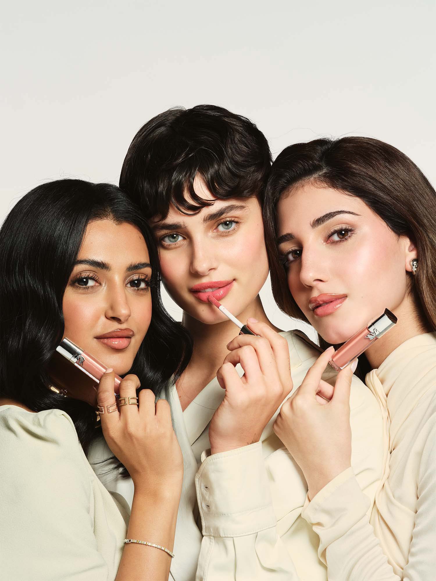 Influencers Sherin Amara and Asail Mohammed on set for the Laverne campaign. Full logistics managed by our production service company in Milan, Italy